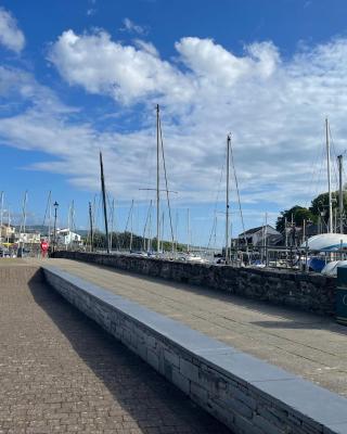 lovely 2 bed apartment porthmadog harbourside