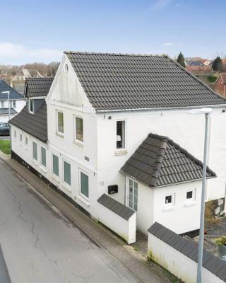 210 m2 hus til 8 gæster - 5 km fra nyt stort vandland