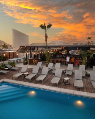 Mayan Monkey Los Cabos - Social Hotel
