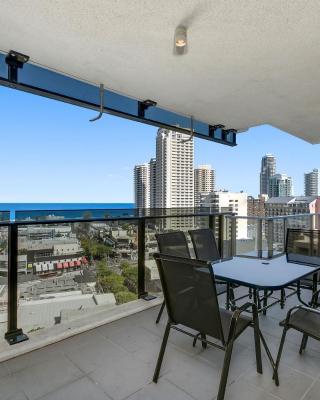 3 Bedroom SPA Apartments - Centre of Surfers Paradise, Circle on Cavill - Q Stay