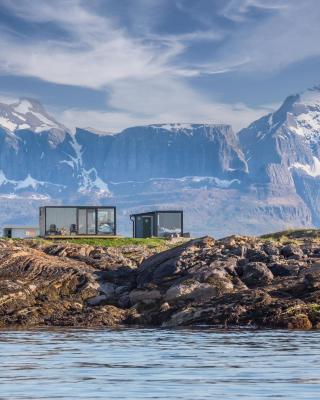 Cool cabins Sandhornøy