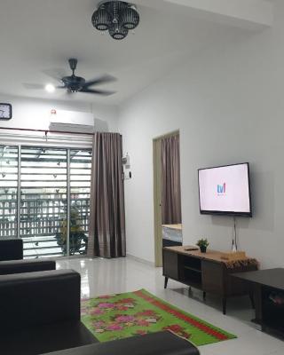 HOMESTAY IMPIAN QASEH MANJUNG (MUSLIM)