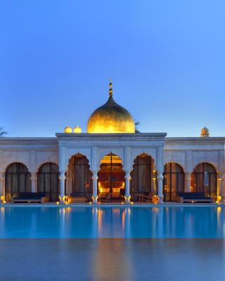 Palais Namaskar