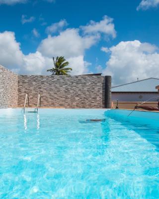 Evasion en plein cœur de la ville Studio Jacuzzis Sauna et piscine au centre de Port-Louis