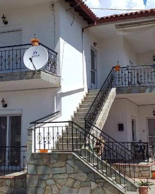 house chrisoula