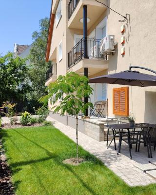 Paskal-Lux Apartments with Free Parking and AC