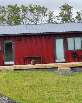 New and well furnished studio apartment for two 30 km from Kirkjubæjarklaustur Perfect place to stay at right between Black beach and Jökulsárlón