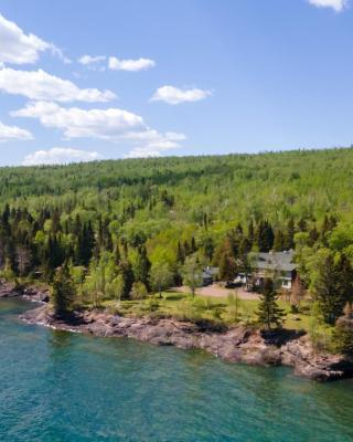 Thomsonite Inn on Lake Superior