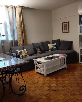 2 bedrooms Apartment with parking Paris Neuilly