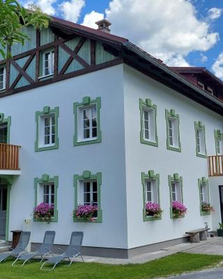 De Nussi's Chalet 1