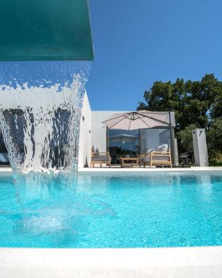 Villa Vivian Heated Private Swimming Pool & Jacuzzi