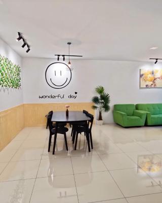KT's Homestay-- Corner Unit - Manhattan Ipoh with Water Park for 6-9 Pax