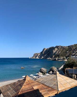 Antiperatos Beach house
