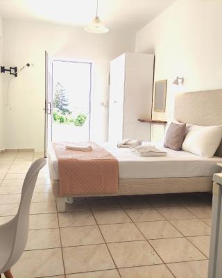 # 6 Giorgos & Chara apartments
