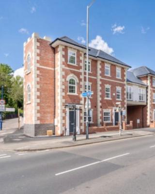 Stunning New Townhouse in the Heart of Warwick