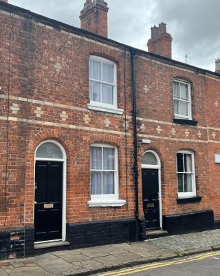 Chester Stays - Lovely 2 bedroom house in the heart of Chester