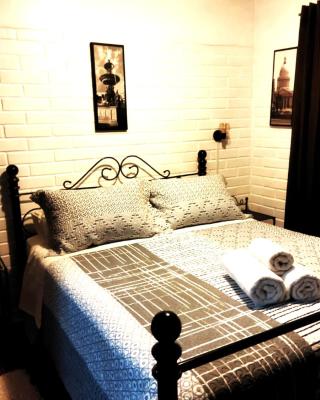 Casa Roble Añejo Bed & Breakfast