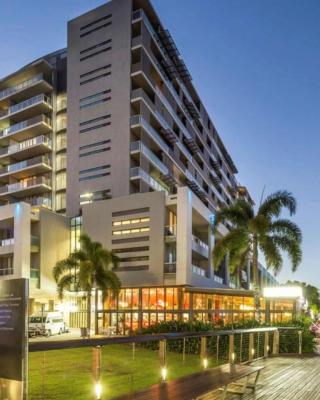 Lovely One Bedroom Apartment "Cairns Harbour Lights"