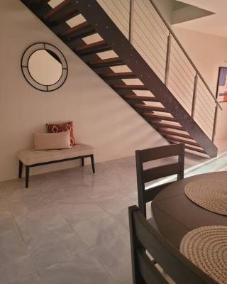 Tranquil 2 bedroom townhouse in Discovery Bay