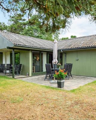 6 person holiday home in Ebeltoft
