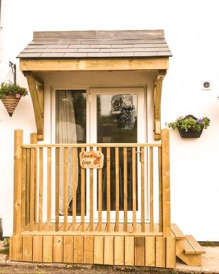 Deers Leap, A modern new personal double bedroom holiday let in The Forest Of Dean