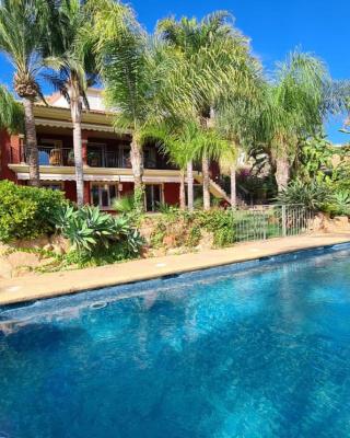 10 Bedroom 5 Star Luxury Villa & Heated Pool for 5 to 28 Guests near Alicante
