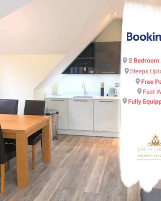 Exclusive Accommodation Free Parking AL10 Hatfield Galleria University free Wi-Fi by White Orchid Property Relocation