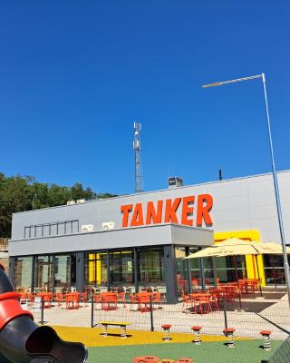 TANKER Apartments & Bistro Čaradice