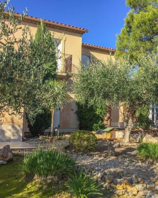 Anduze Gîte Les Lauriers au "Petit Clos des Cigales"