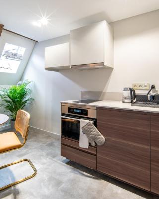 Family penthouse 7-Minutes from Rotterdam Central Newly Build top floor terrace R5