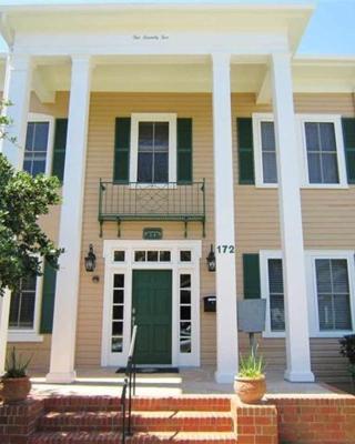 Cozy & Quiet Two Bedroom Condo In The Heart Of Historic St. Augustine