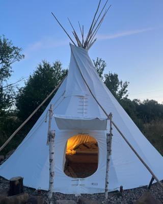 Romantic Wildlife Tipi Teepee Tomnatic Bihor Romania Apuseni