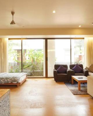 Iris by Le Pension Stays