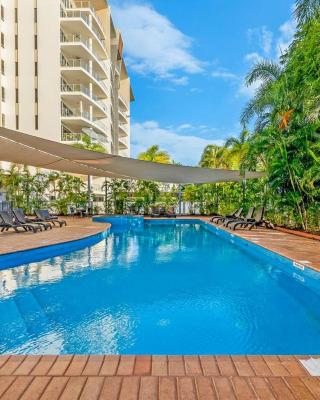 'Esplanade Ease' A Resort Balcony Pad with Pool