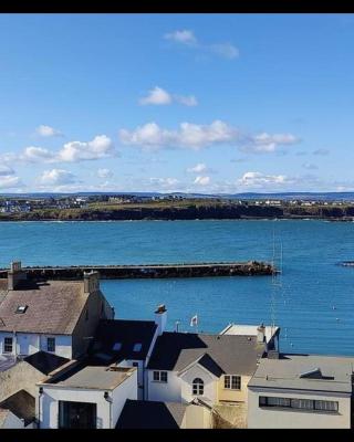 Portrush Penthouse Stunning Harbour & Atlantic Views only 2 mins walk to Harbour & Ramore