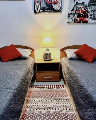 F2 2 Lovely room, living and bathroom shared , St Julians