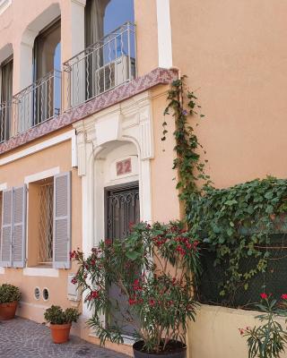 Suquet 22 – 2 Pièces, Cannes Cœur Historique, Calme, Plage à 300m, Parking