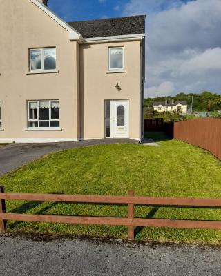 NO 9 The Willows, Ballinamore, Entire home