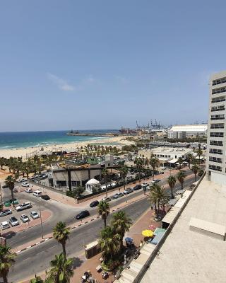 Lovely three-room apartment above the promenade