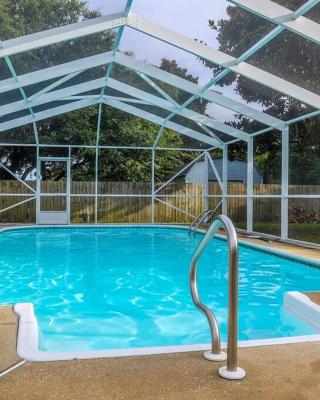 Pool House, Short Drive to Beach, Grill, Smart TV