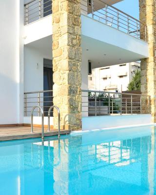 Luxury Suite With Pool 'by DiCar Properties'