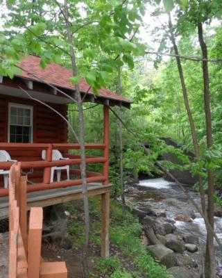 Seven Dwarfs Cabin - On The Brook Cabins