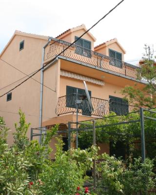 Apartments with a parking space Vodice - 6444