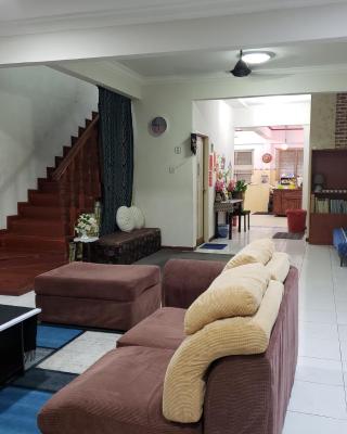 D'Hartamas Guesthouse