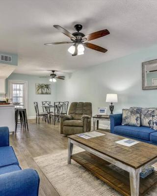 Cozy 2BR 1,5BA Condo at Gulf Highlands - 5 Min Walk to Beach! With 11 Pools!
