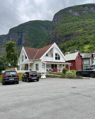Undredal Fjord Apartments