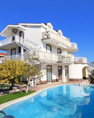 Seaside apartments with a swimming pool Zecevo Rtic, Rogoznica - 8366