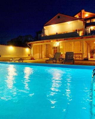Apartments and rooms with a swimming pool Kali, Ugljan - 14083