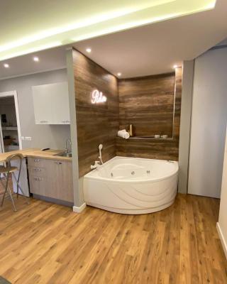 b&b Stadium room & suite