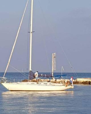 La tua stanza a vela sul mare